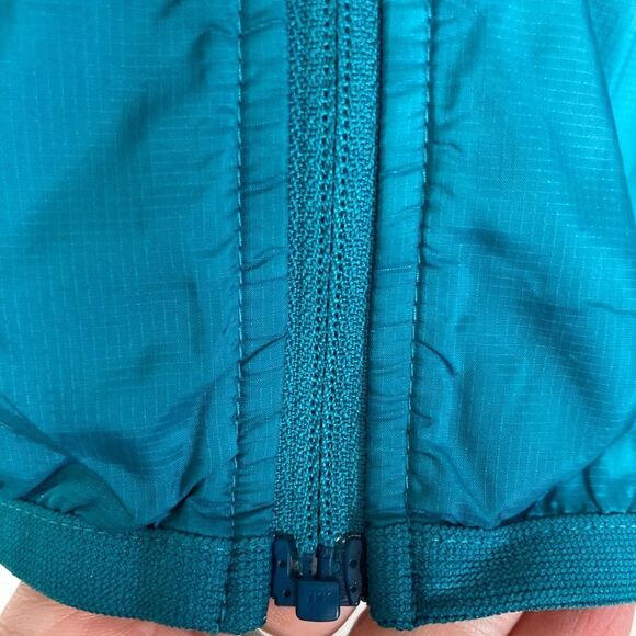 Adidas hooded zip up nylon windbreaker w/ color wash and crinkly texture🎉 - Picture 10 of 14
